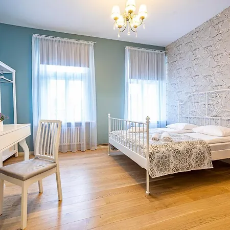 Hostel Blue Bird Boutique - Old Town *