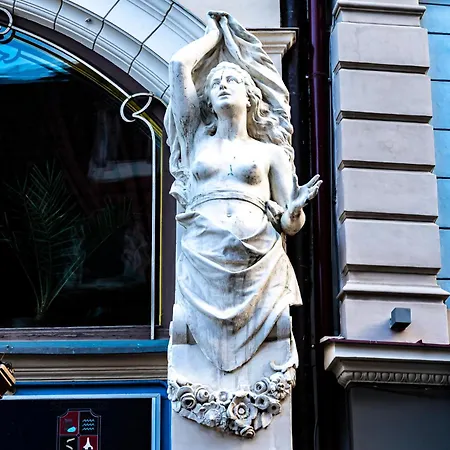 Blue Bird Boutique - Old Town