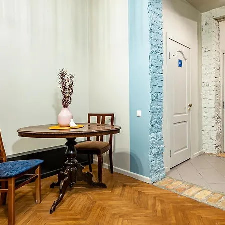Blue Bird Boutique - Old Town Hostel