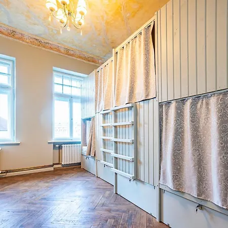 Хостел Blue Bird Boutique - Old Town