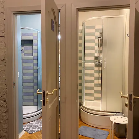 Blue Bird Boutique - Old Town Hostel *