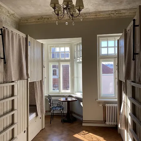 Blue Bird Boutique - Old Town Хостел Рига