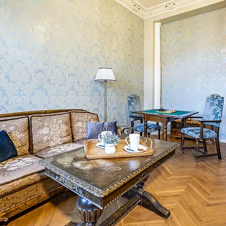 Blue Bird Boutique - Old Town