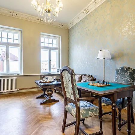 Blue Bird Boutique - Old Town