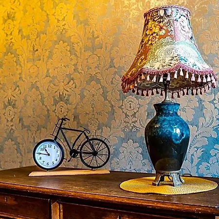 Blue Bird Boutique - Old Town