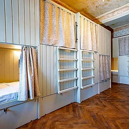 Hostel Blue Bird Boutique - Old Town *