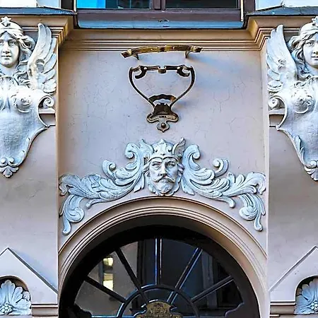 Blue Bird Boutique - Old Town *