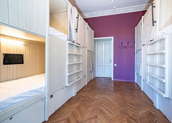 Blue Bird Boutique - Old Town بيت شباب