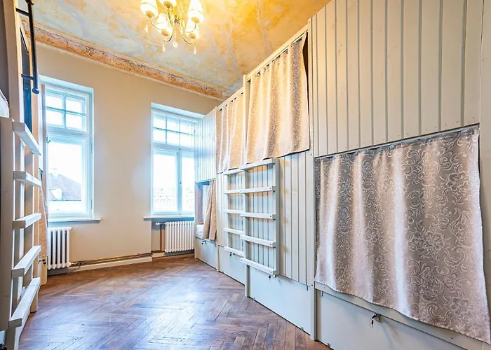 بيت شباب Blue Bird Boutique - Old Town