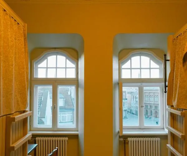 Blue Bird Boutique - Old Town *