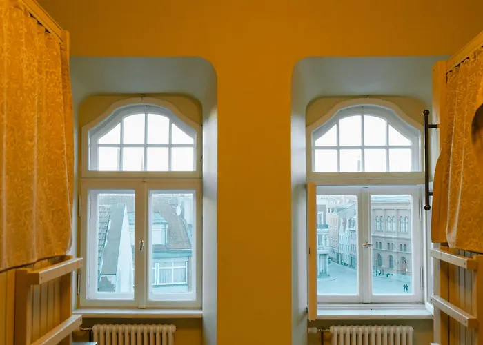 Blue Bird Boutique - Old Town