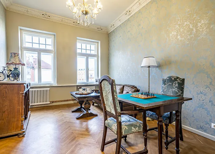 Blue Bird Boutique - Old Town