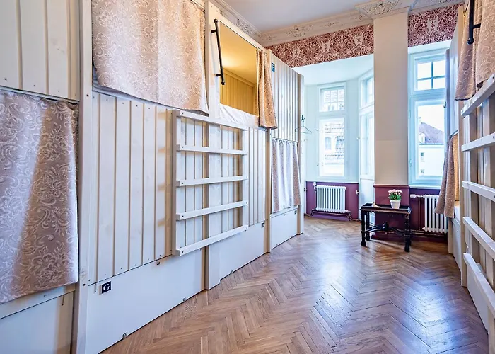 Blue Bird Boutique - Old Town 호스텔